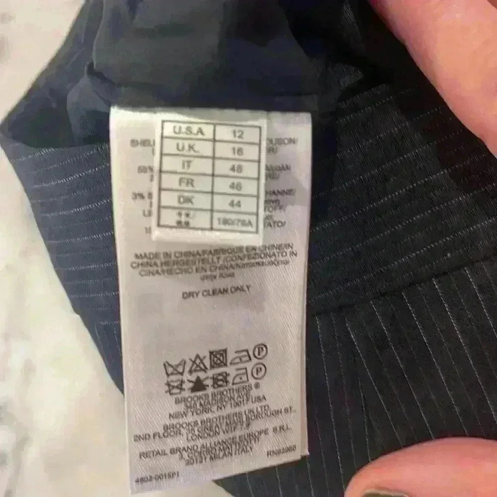 Brooks brothers size 12 knee length skirt. Navy blue with pinstripe and pleat. - Picture 4 of 5